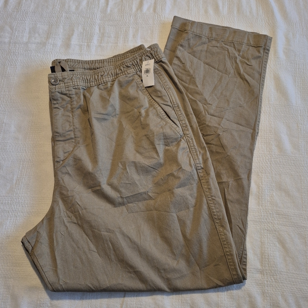 Gap men's size XL khaki elastic waisted pants, 4 pockets New